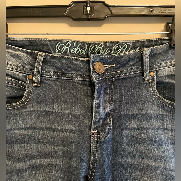 Rebel By Right Jeans - Picture 4 of 5